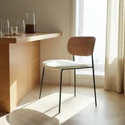JENS Lot de 2 chaises en bois, tissu bouclette et métal